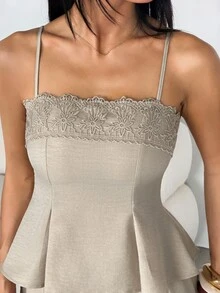 SHEIN PETITE طقم نسائي من قطعتين: توب كاميسول دانتيل بتصميم مرقع وبنطلون طويل بنسيج بارز - لون مشمشي - مشاهدة 5