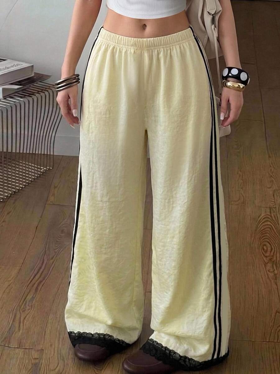 SHEIN 青少年女孩拼接織帶黑色小馬印花蕾絲拼接時尚破洞寬鬆休閒街頭風長褲 正裝夏季 - 黃色 - 查看 1