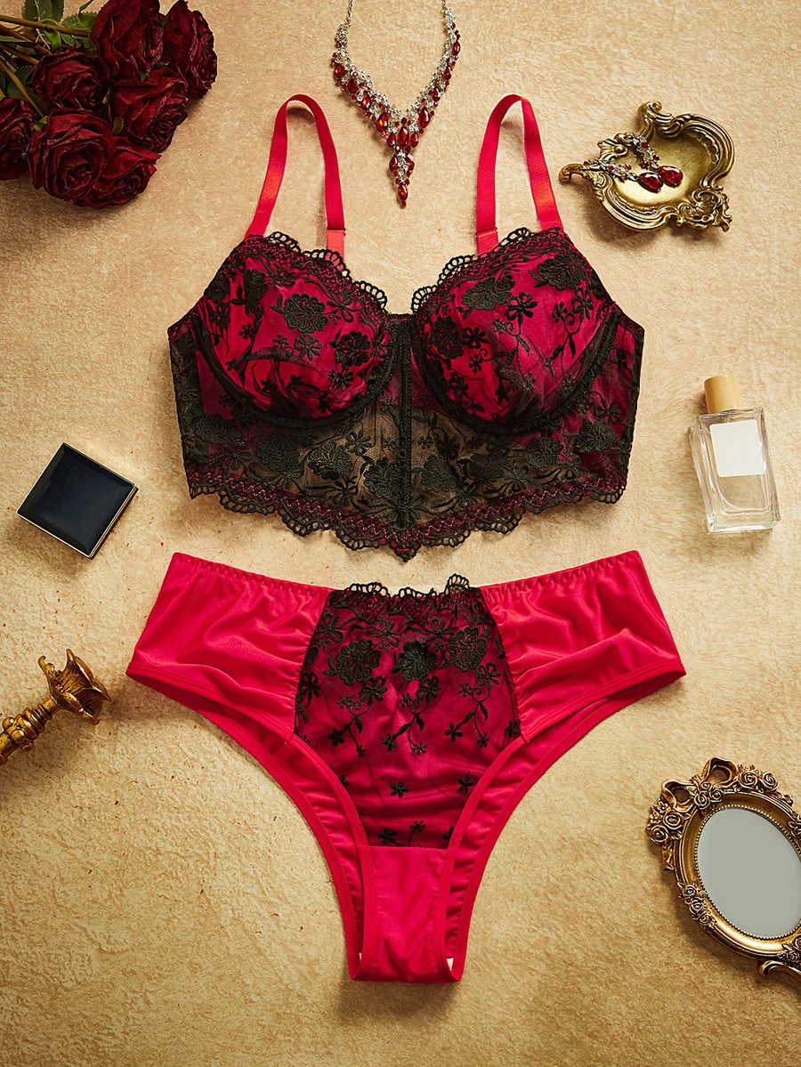 PinupPomp Women's Floral Lace Sexy Fashion Bra & Triangle Panty Set, Vintage Court Embroidery Plus Size Lingerie - Black - View 1