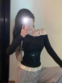DAZY 女款蕾絲拼接修身百搭休閒T恤 - 黑色 - 查看 3