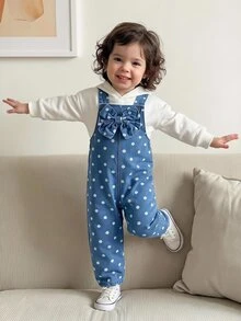 Genkimix Kids 女嬰牛仔吊帶褲，四季新款，甜美可愛大蝴蝶結裝飾，中洗藍色牛仔布配白色波點印花，經典時尚，可調節金屬扣肩帶方便穿脫，寬鬆版型，優質棉牛仔面料，可搭配T恤、襯衫、衛衣，適合日常穿著、休閒外出與玩耍 - 中等水洗藍 - 查看 9