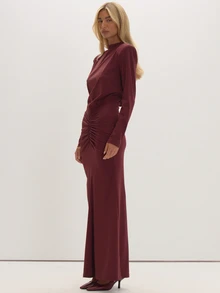 MUSEYN Burgundy Jersey Shoulder Pad Ruched Maxi Dress Timeless Date Night New Season Fall - Red - View 3