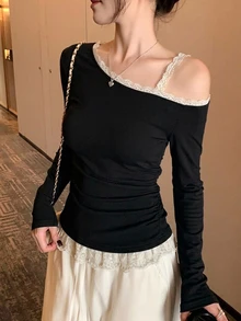 DAZY 女款蕾絲拼接修身百搭休閒T恤 - 黑色 - 查看 1