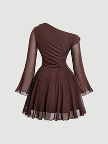 SHEIN MOD Plus Size Autumn/Winter Brown Asymmetrical Shoulder Mesh Flare Sleeve Short Dress, Vintage Romantic Elegant Outfit - Brown - View 2