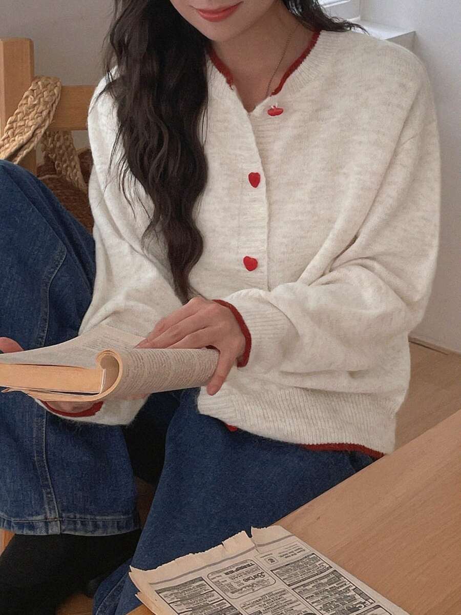 DAZY 女款對比飾邊愛心鈕扣寬鬆長袖圓領休閒度假韓風秋冬針織開襟衫 - 杏色 - 查看 1