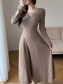 Feyla Gaun Rajut Model Baru dengan Tali Silang, Pinggang Elastis, dan Gaya Elegan - Kopi - View 2