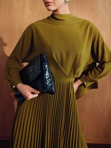MOTF PREMIUM WOMEN'S SOLID COLOR STAND COLLAR LONG SLEEVE PLEATED HEM ELEGANT DRESS - Army Green - View 2