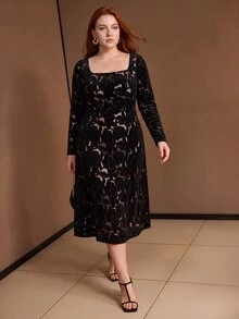 MOTF PREMIUM PLUS SIZE WOMEN'S VELVET EMBROIDERED HOLLOW OUT ELEGANT STRAIGHT DRESS - Black - View 4