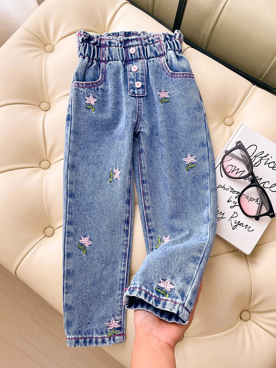SHEIN Girls New All-Season Light Blue Washed Soft Denim Long Pants, Cute Colorful Embroidered Floral Buds, Pink Button Decor, Casual Versatile Fashion Street Style Vacation Jeans - Blue - View 1