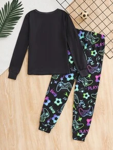 SHEIN 青少年男孩足球紮染塗鴉印花圓領長袖上衣與長褲休閒舒適修身居家睡衣套裝 2件組 - 彩色 - 查看 2