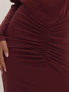 MUSEYN Burgundy Jersey Shoulder Pad Ruched Maxi Dress Timeless Date Night New Season Fall - Red - View 6