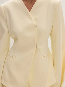 MUSEYN Cream Woven Cinched Structured Suit Blazer Date Night Timeless Tailored Office New Season Fall - Beige - View 6