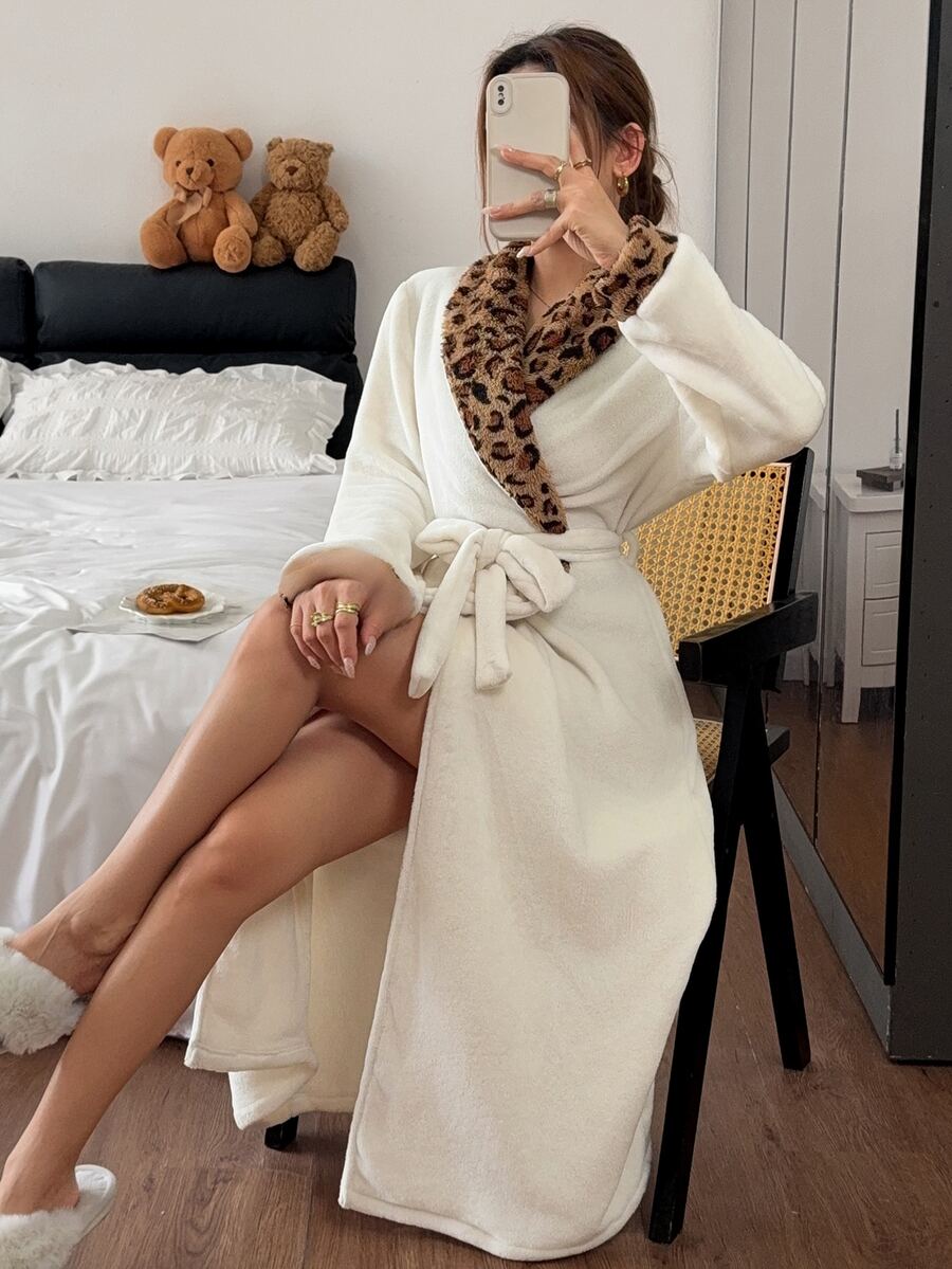 Napfluff Cute Solid Color Contrast Leopard Watermark Pattern Plush Long Sleeve Women's Loungewear Robe - White - View 1