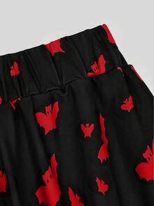 Sweetra Knitted Digital Print Dark Halloween Bat Slim Fit Shorts Skirt - Multicolor - View 3