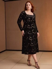 MOTF PREMIUM PLUS SIZE WOMEN'S VELVET EMBROIDERED HOLLOW OUT ELEGANT STRAIGHT DRESS - Black - View 6