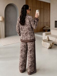 Modelyn 女款長袖鈕扣式梭織數位印花休閒通勤上衣與直筒長褲兩件套 - 彩色 - 查看 2