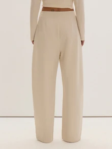 MUSEYN Cream Woven Asymmetric Pleated Barrel Leg Trousers Timeless Date Night Tailored Office New Season Fall - Cream - View 4