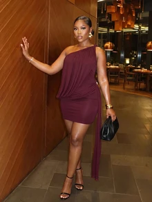 Slaydiva Sexy Street Date Party Women Slim Fit High Elastic Digital Print Mesh Ribbon Pleated Asymmetrical Shoulder Twisted Design Mini Dress Plus Size Dress - Burgundy - Burgundy - View 4