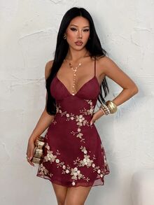 SHEIN PETITE 女款優雅性感百褶罩杯刺繡純色修身A字迷你洋裝 - 酒紅色 - 查看 4