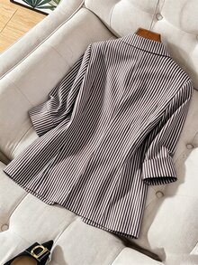 GlowEve CURVE 大尺碼女款春夏熱銷條紋單排扣優雅休閒西裝外套 - 棕色 - 查看 2