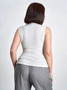 SHEIN Clasi 大尺碼女款彈性針織背心式內搭上衣 百搭女款背心 - 白色 - 查看 2