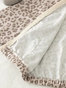 SHEIN Genkimix Kids 女童 (小號) 豹紋立領拉鍊 2 件套，豹紋立領拉鍊開襟夾克外套配落肩長袖，彈性袖口與下擺，搭配豹紋收口長褲，適合春/秋日常穿著、上學、購物、外出、拍照與旅行 - 卡其色 - 查看 7