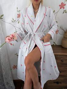 CottageSlumber رداء حمام نسائي كاجوال للمنزل بطبعة فاكهة وخطوط زرقاء وبيضاء مع حواف متباينة - متعدد الألوان - مشاهدة 4