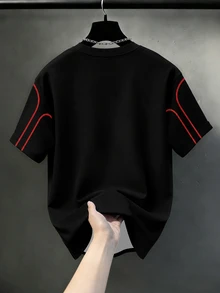 Manfinity Roghcode Spider Graphic Plus T-Shirt, Halloween Gothic Print Black Red Gradient Tee, Unisex Hip Hop Streetwear Top - Black - View 2