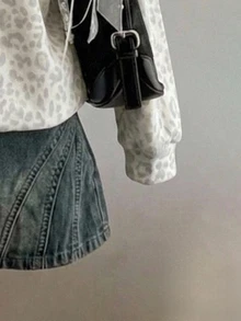 SHEIN EZwear 秋季新款復古做舊老錢風豹紋圖案灰色寬鬆半拉鍊高領薄款運動衫套頭衫，秋季上衣，適合日常通勤、聚會、秋冬/夏季、聖誕節、新年、感恩節、派對、婚禮、海灘、畢業典禮、優雅、出遊、約會、通勤、情人節、優雅、度假 - 灰色 - 查看 4