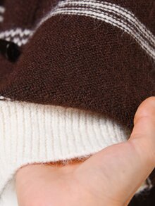 Rusticease Sweater Wanita Musim Gugur Musim Dingin Elegan Kasual Kancing Tanduk Wanita Lengan Panjang Bergaris Kardigan Rajut Pakaian Tahun Baru Atasan Bergaris Cokelat - Coklat - View 6