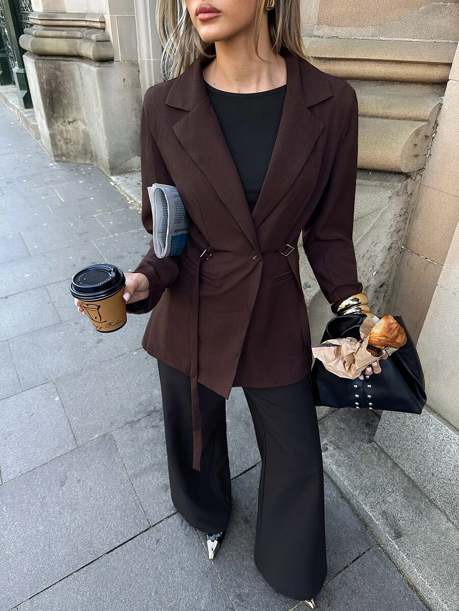 Aloruh Blazer Cokelat dengan Sabuk Samping dan Gesper Logam, Busana Kantor Minimalis Elegan untuk Berpergian - Coffee Brown - View 1