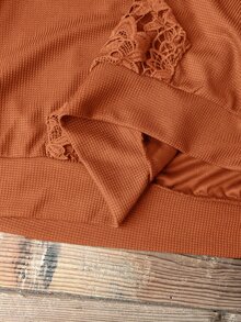 Rusticease Áo nỉ hoodie dây rút tay dài raglan phối ren tương phản màu trơn cho nữ size lớn - Rỉ Nâu - Xem 10