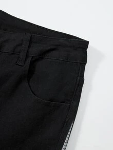 ROMWE MEN Celana Jeans Fashion Pria Avant-Garde dengan Motif Cetak dan Kantong Kancing - Hitam - View 5