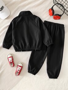SHEIN 兒童男童2件式休閒長袖立領裝飾半拉鍊夾克外套與彈性腰長褲套裝，抓絨加厚，秋冬款 - 黑色 - 查看 4