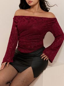 CovetEZ 秋冬新款復古蕾絲露肩喇叭袖休閒大尺碼T恤 - 酒紅色 - 查看 6