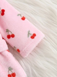 SHEIN 新生女嬰櫻桃毛絨印花連帽加厚中長版前開式睡袍，適合冬季 - 粉色 - 查看 5