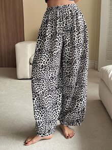 DAZY Celana Piyama Wanita Motif Leopard Musim Panas, Longgar, Ringan, dan Potongan Kaki Meruncing - Krem - View 4