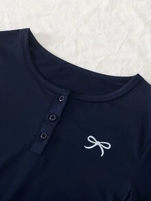 SHEIN Sparklyn Teen Girls Grey & Black Striped Collar Button Decor Lace Trim Design Long Sleeve Casual Versatile T-Shirt, Suitable For Spring & Autumn, Suitable For Daily Wear, Commuting, Travel, Gatherings - Navy Blue - View 5