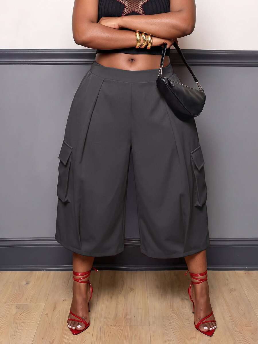 Slaydiva Plus Size Women's Pants, Burgundy Belt Cargo Pocket Wide Leg Cropped Culottes - Grey - View 1