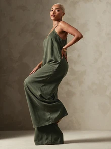 Vixey Geometric Print Woven V Neck Adjustable Cami Strap Ultra Wide Leg Flowy Jumpsuit - Army Green - View 4