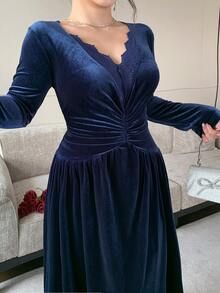 Feyla Plus Size Women's Contrast Lace V-Neck Long Sleeve Ruched Elegant Dress - Navy Blue - View 2
