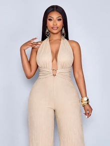 SOLERSUN Jumpsuit Wanita Ukuran Besar dengan Leher V Dalam, Model Halter, Tanpa Punggung, dan Kaki Lurus, Dilengkapi Gesper Logam dan Tali Serut - Aprikot - View 2