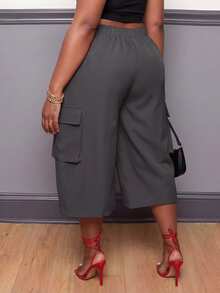 Slaydiva Plus Size Women's Pants, Burgundy Belt Cargo Pocket Wide Leg Cropped Culottes - Grey - View 2