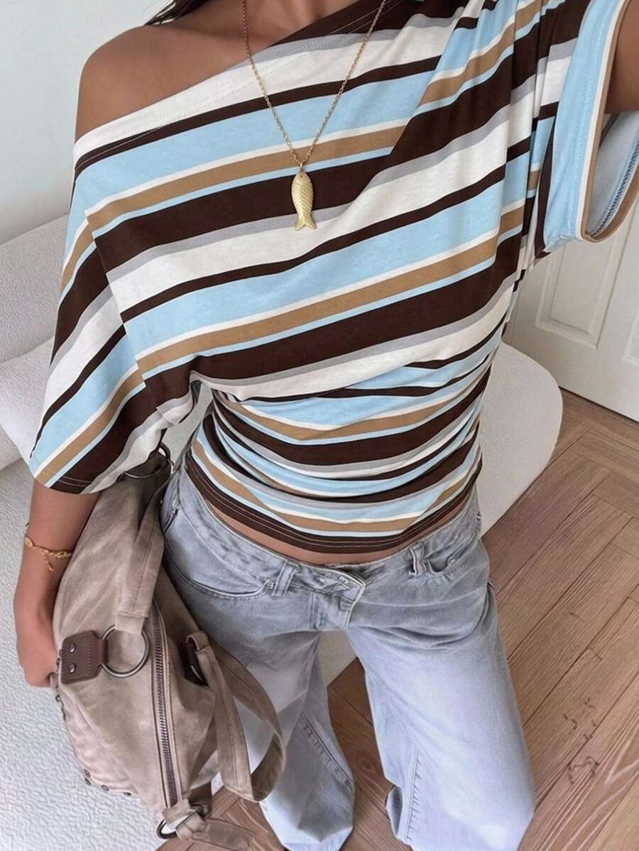 Aloruh 不對稱單肩寬鬆上衣,抽褶腰部設計,簡約百搭 T-shirt,休閒極簡日常百搭,約會與外出穿搭,女款秋季服飾,秋季穿搭,女款通勤穿搭,百搭上衣,外出穿搭,機場穿搭 - 白色 - 查看 1