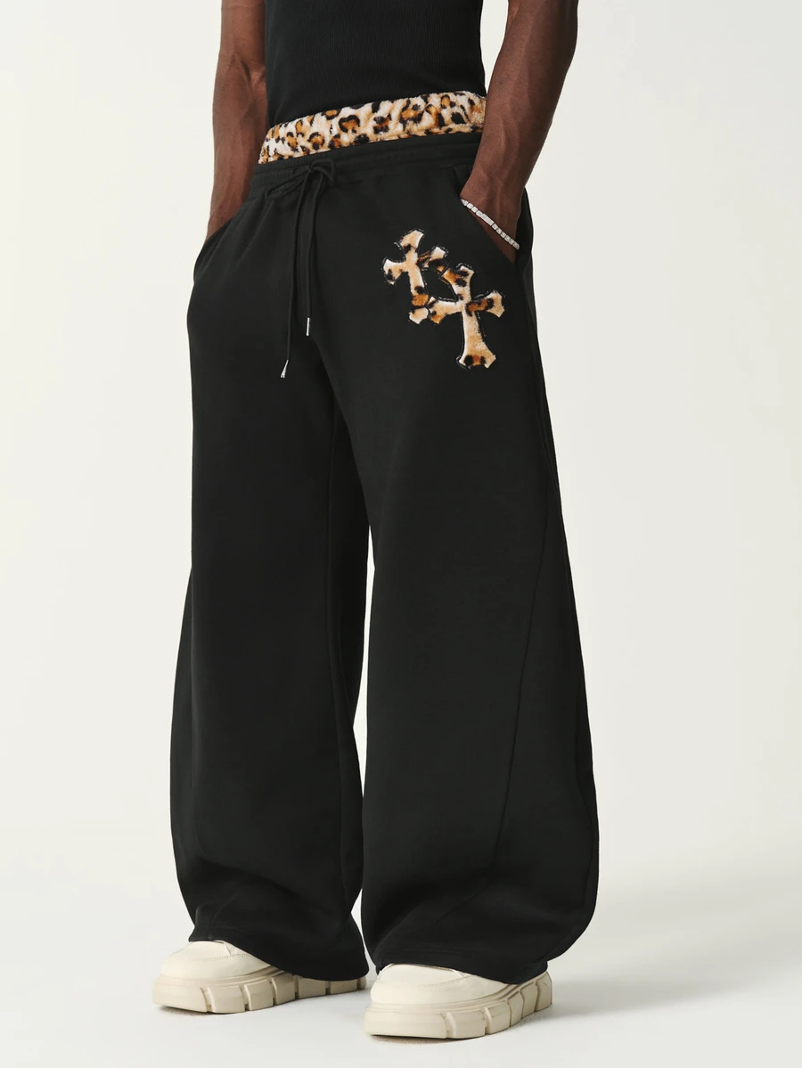 STYNVO Men's Patchwork Leopard Print Drawstring Waist Pocket Wide Leg Casual Sweatpants - Black - View 1