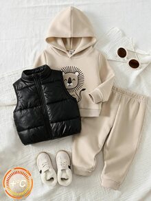 SHEIN 男女嬰兒/男嬰 3件組秋冬保暖內裡加厚休閒可愛獅子圖案運動衫套裝與棉墊背心外套套裝，多件套裝，男嬰服裝套裝，男嬰秋冬服裝，柔軟，復古，加厚外套 - 彩色 - 查看 1