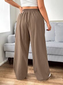SHEIN EZwear 新款大尺碼休閒字母印花牛仔褲，百搭極簡風 - 卡其色 - 查看 2