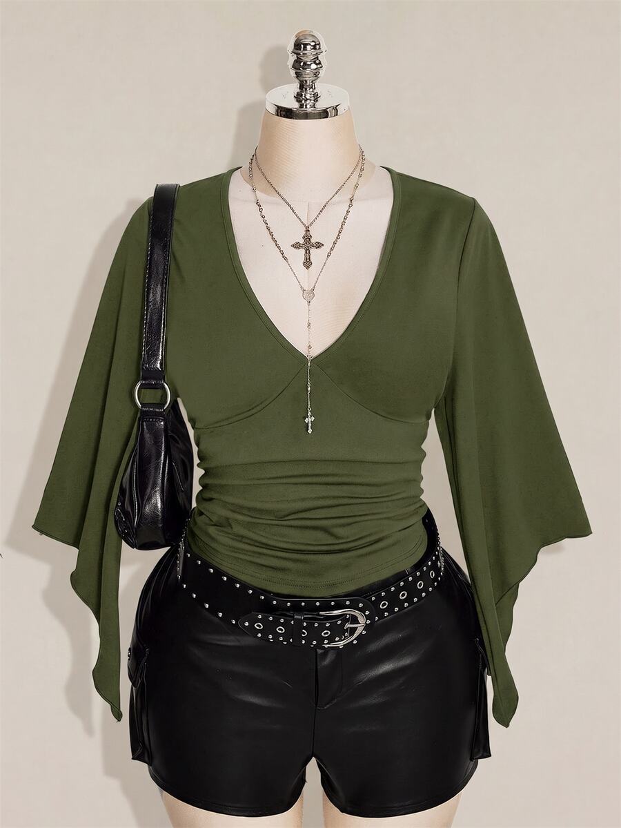SHEIN ICON 女款大尺碼純色V領百褶喇叭袖T恤 - 軍綠色 - 查看 1
