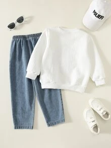 SHEIN 2件組男孩秋冬休閒白色運動衫與牛仔褲套裝，運動衫套裝，牛仔套裝，男孩套裝 - 彩色 - 查看 2