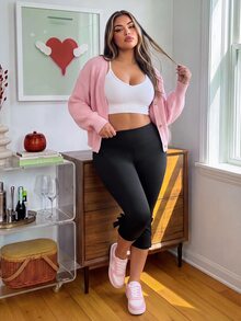 SHEIN Sovereign Charm Celana Pendek Ketat Olahraga Wanita Ukuran Plus Warna Hitam Model Crop dengan Desain Kupu-kupu di Bagian Bawah, Gaya Lari dan Atletik, Model Terbaru Musim Panas 2026 - Hitam - View 6